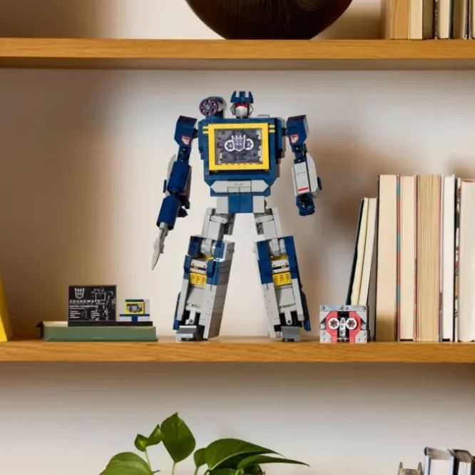 LEGO Icons TRANSFORMERS Soundwave
